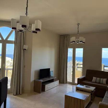 Roof Top Apartment With Panorama View